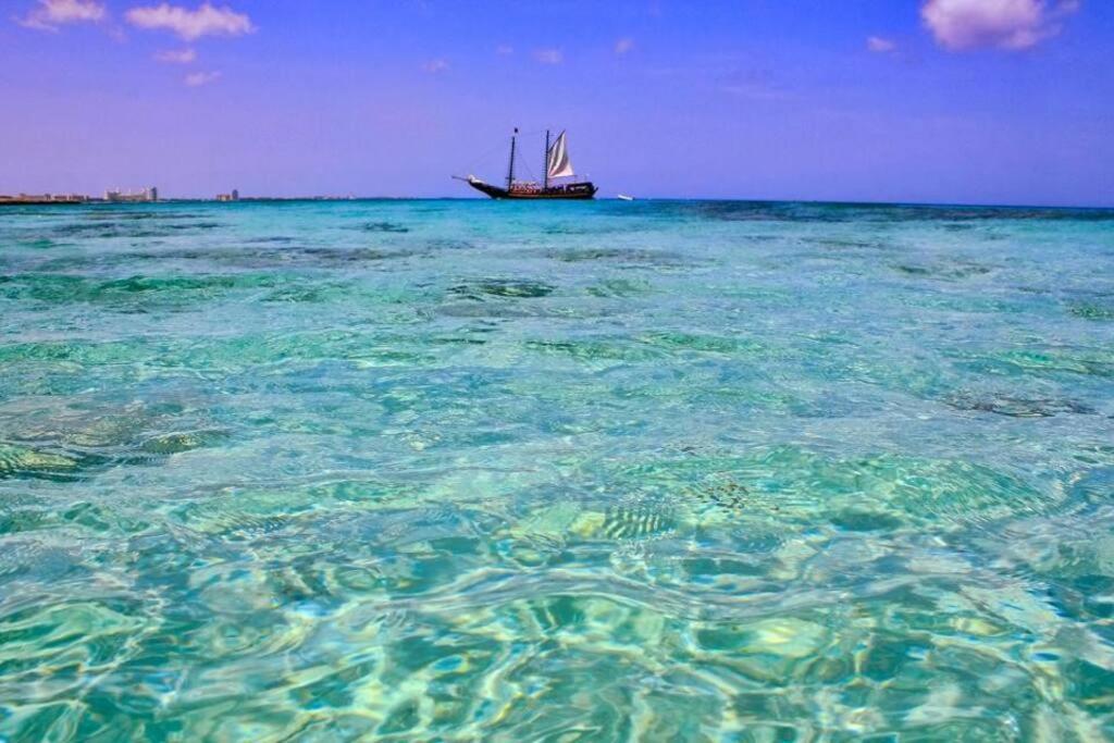 New! Cozy 1 Bedroom Condo- Gold Coast, Noord Aruba パームビーチ エクステリア 写真