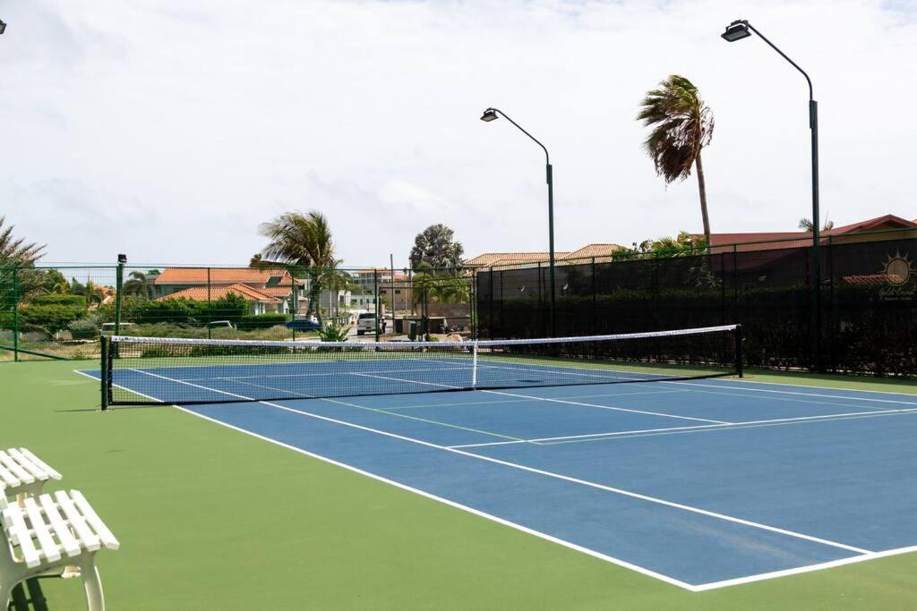 New! Cozy 1 Bedroom Condo- Gold Coast, Noord Aruba パームビーチ エクステリア 写真