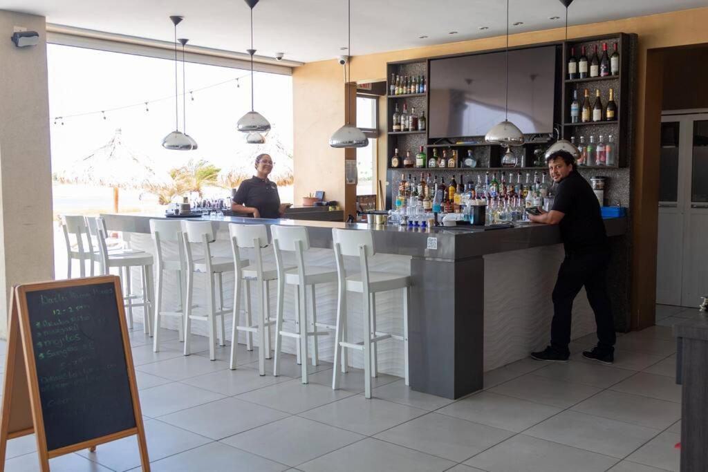 New! Cozy 1 Bedroom Condo- Gold Coast, Noord Aruba パームビーチ エクステリア 写真