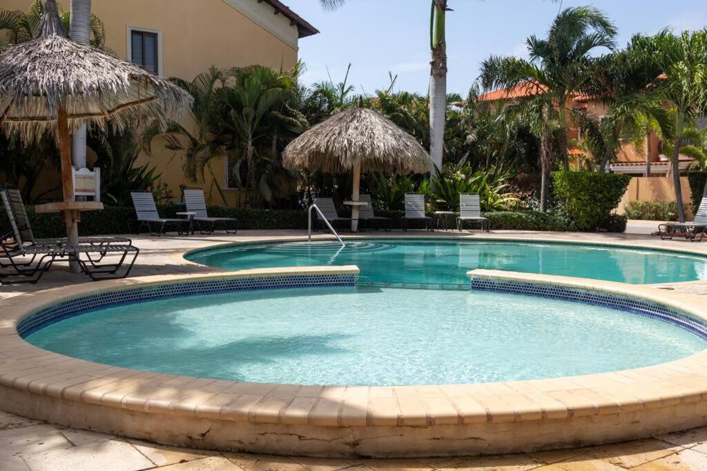 New! Cozy 1 Bedroom Condo- Gold Coast, Noord Aruba パームビーチ エクステリア 写真