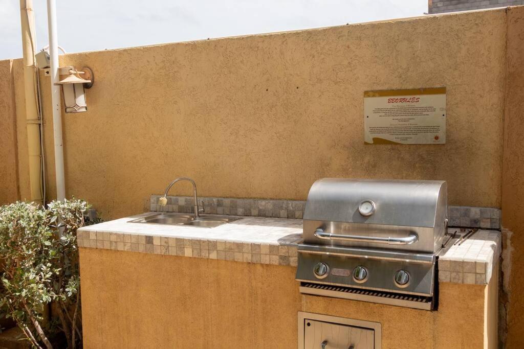 New! Cozy 1 Bedroom Condo- Gold Coast, Noord Aruba パームビーチ エクステリア 写真