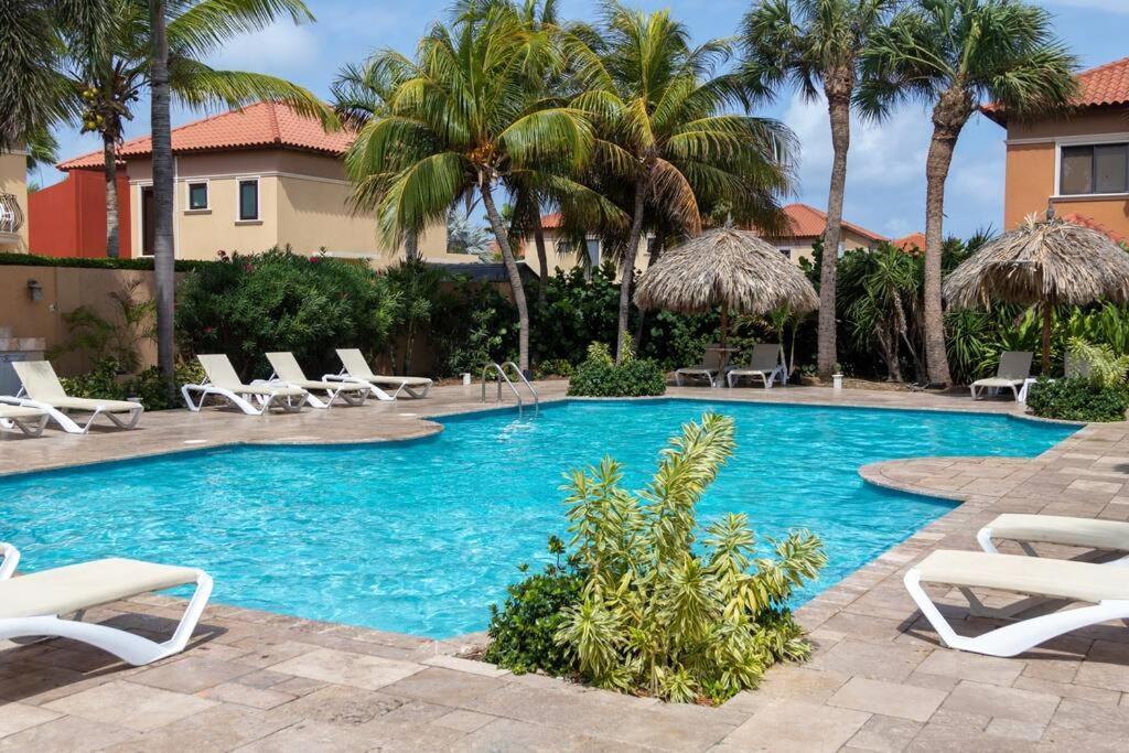 New! Cozy 1 Bedroom Condo- Gold Coast, Noord Aruba パームビーチ エクステリア 写真