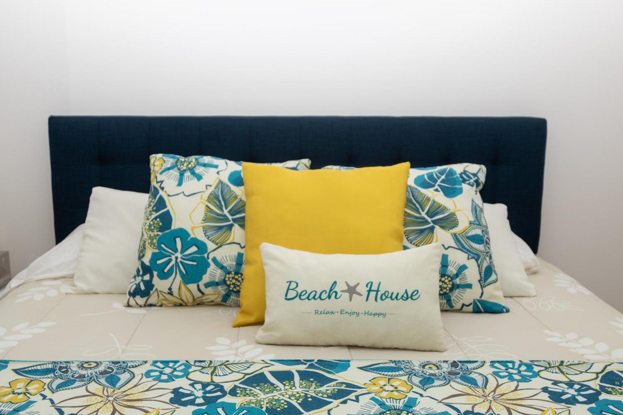 New! Cozy 1 Bedroom Condo- Gold Coast, Noord Aruba パームビーチ エクステリア 写真